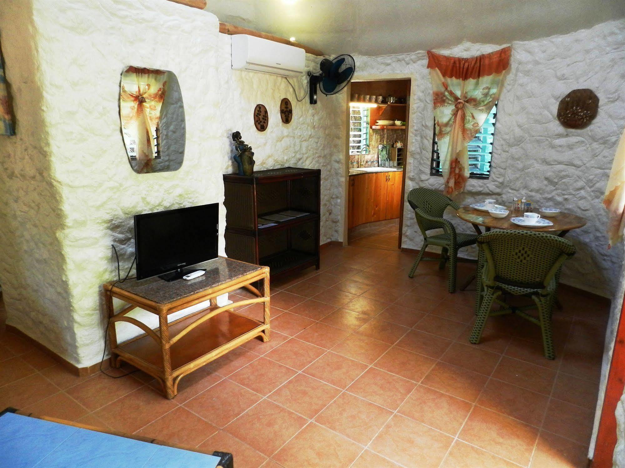 Panglao Chocolate Hills Hostel Eksteriør bilde
